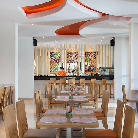 Harris Hotel Raya Kuta Lombok Kültér fotó