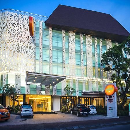 Harris Hotel Raya Kuta Lombok Kültér fotó