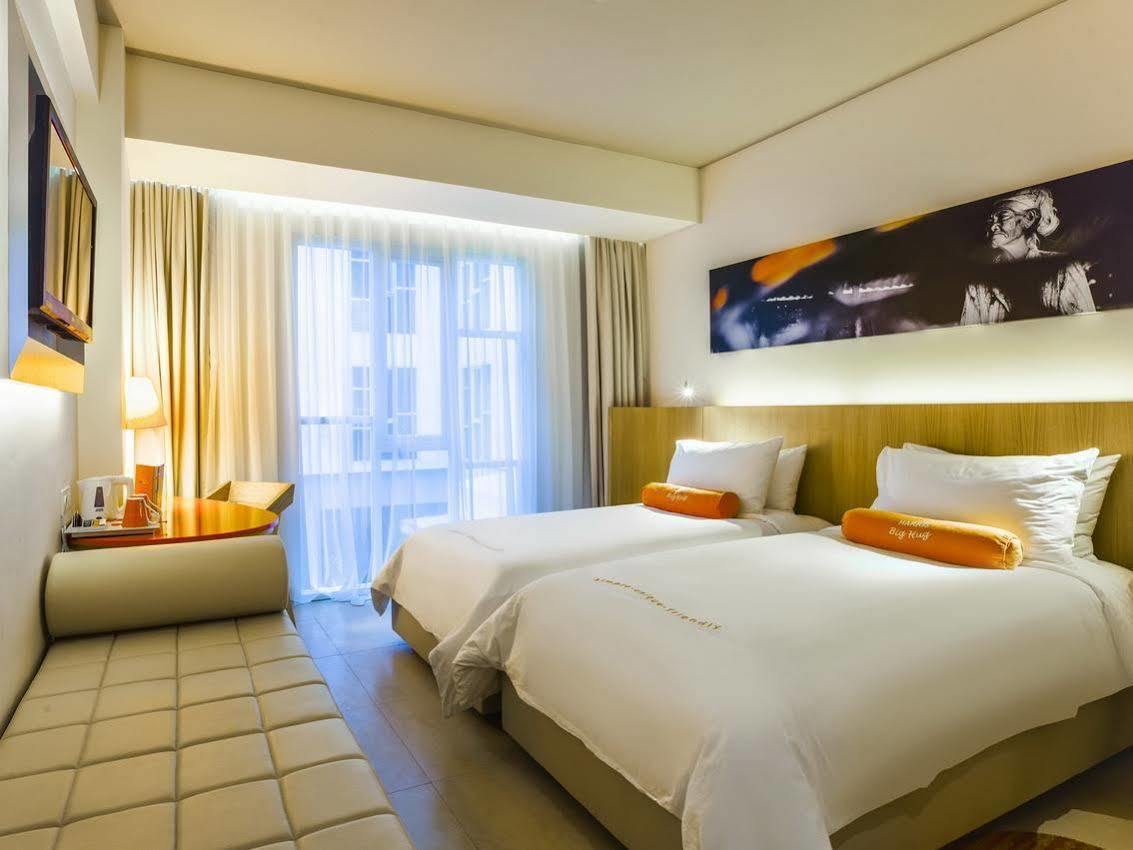 Harris Hotel Raya Kuta Lombok Kültér fotó