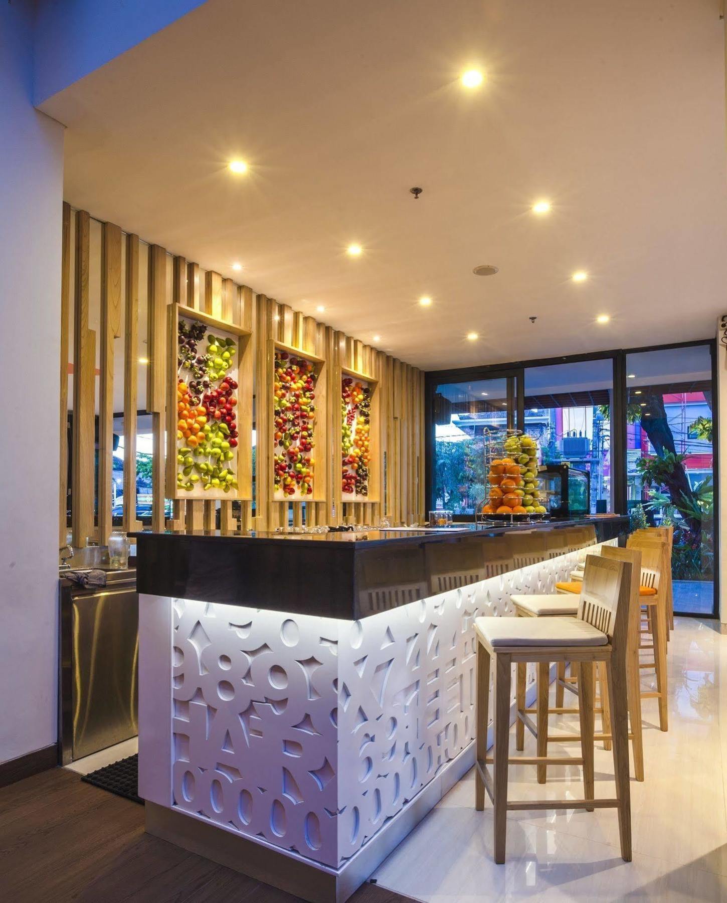 Harris Hotel Raya Kuta Lombok Kültér fotó