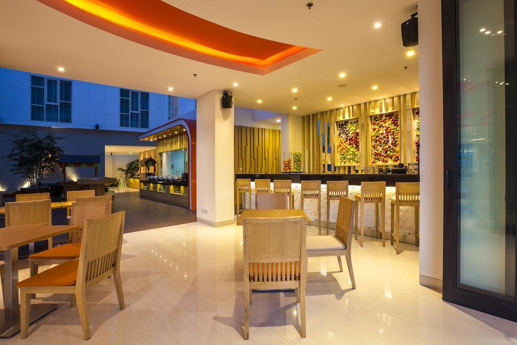 Harris Hotel Raya Kuta Lombok Kültér fotó